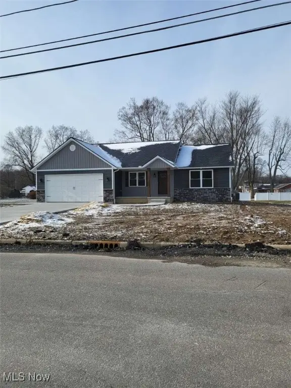 327 29th Nw Street, Massillon, OH 44647 - Image #1