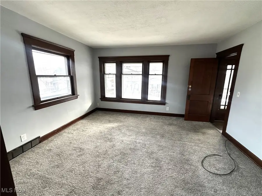 4270 Valley Road, Cleveland, OH 44109 - Image #3