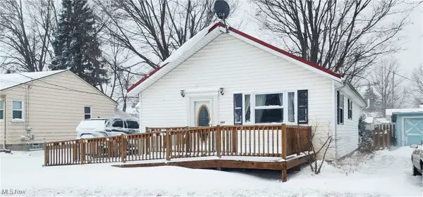 992 Peach, Willoughby, OH 44094