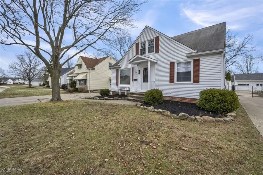 375 Beechwood Drive, Willowick, OH 44095 - Image #2