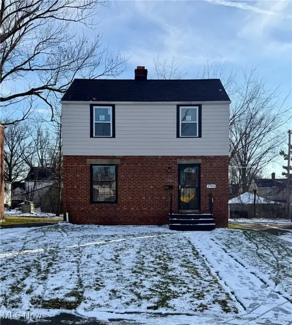 17404 Throckley Avenue, Cleveland, OH 44128