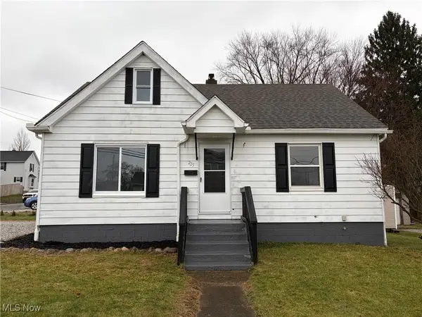 225 25th Nw Street, Barberton, OH 44203