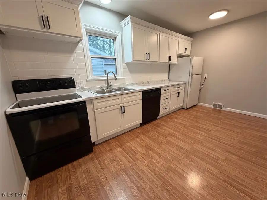 225 25th Nw Street, Barberton, OH 44203 - Image #3