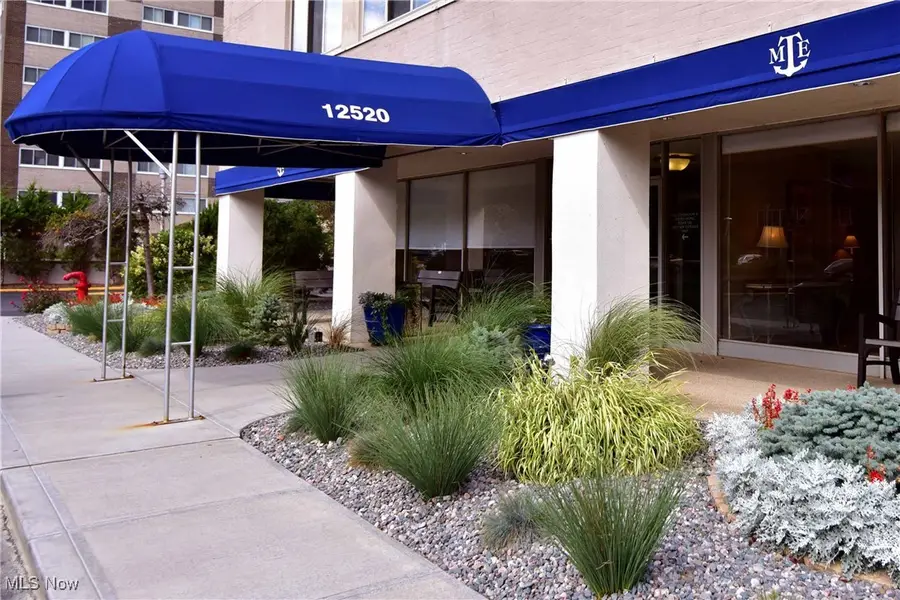 12520 Edgewater Drive #1507, Lakewood, OH 44107 - Image #2