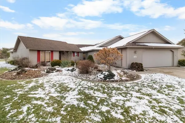 33025 Cobblestone Circle, North Ridgeville, OH 44039