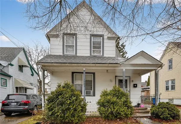 1523 Winchester Avenue, Lakewood, OH 44107