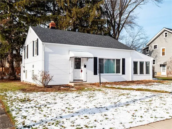 2200 Carabel Avenue, Lakewood, OH 44107