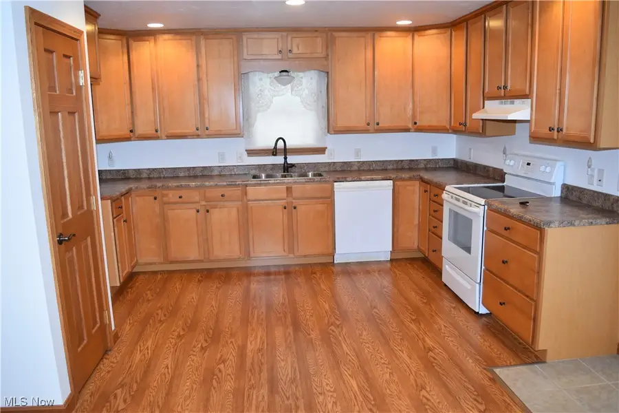 53190 Poplar Drive, Bridgeport, OH 43912 - Image #2