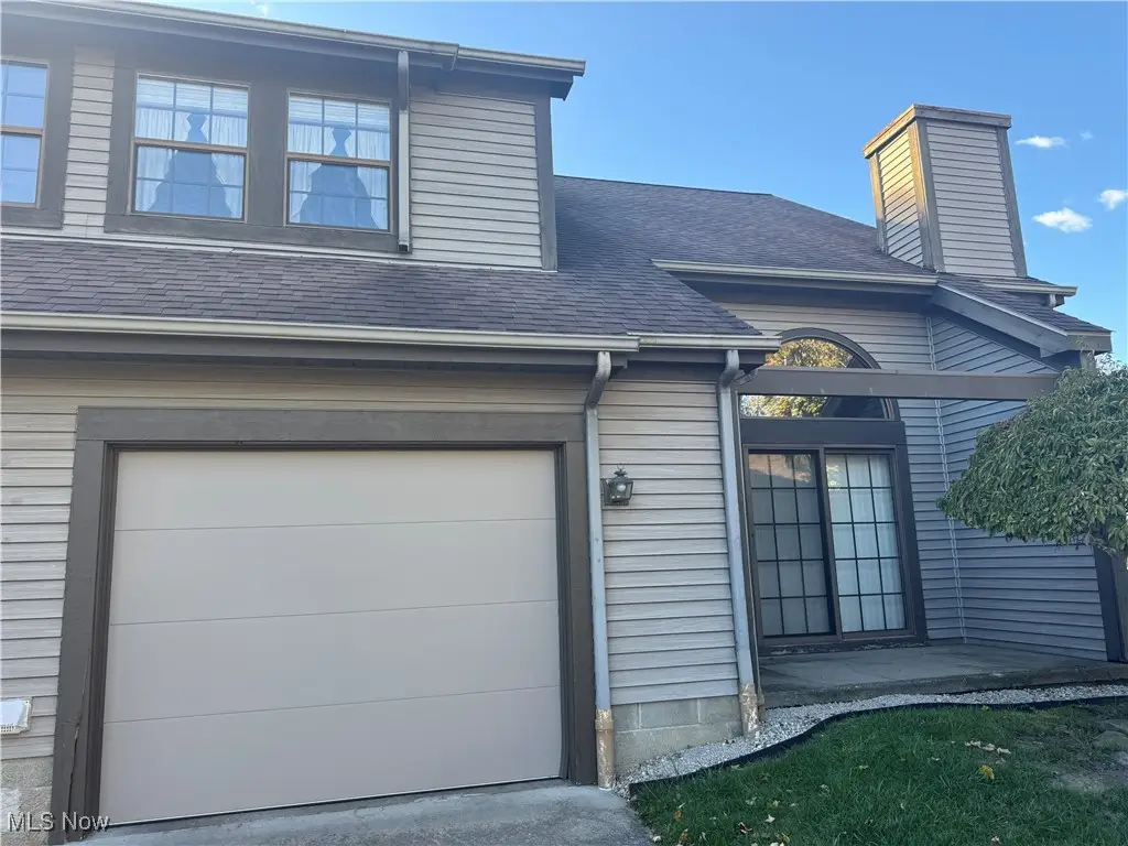 3811 Northwoods Ne Court #4, Warren, OH 44483 - Image #1