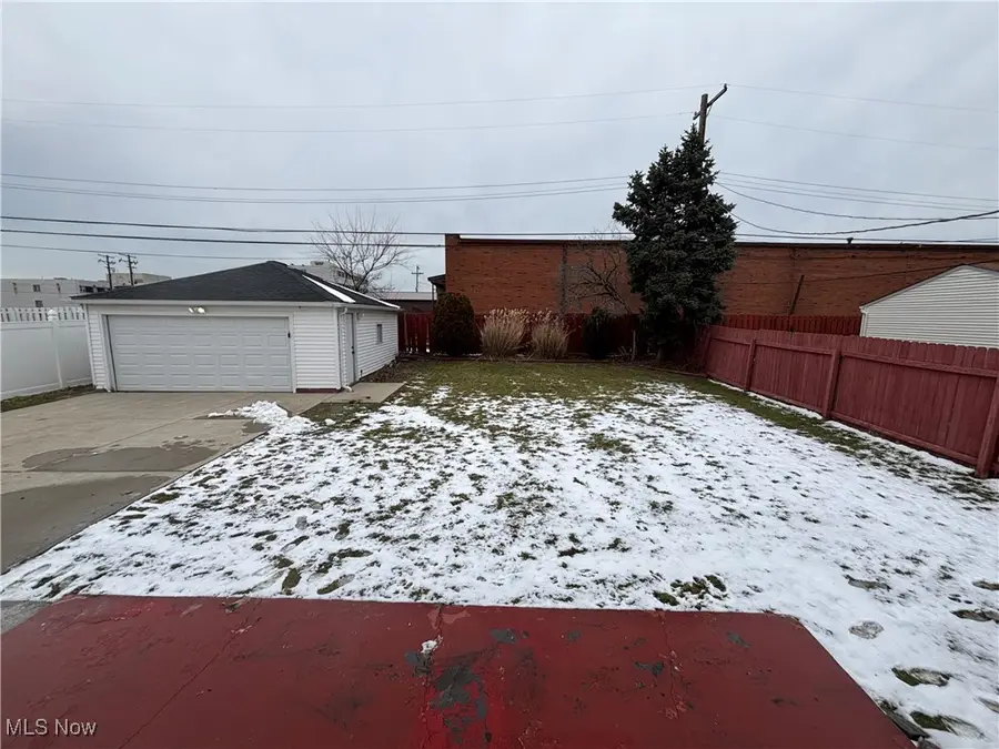 20737 Bowling Green Road, Maple Heights, OH 44137 - Image #3