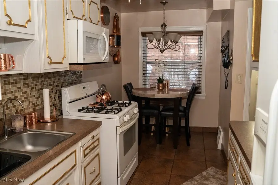 3670 Silsby Road, University Heights, OH 44118 - Image #3