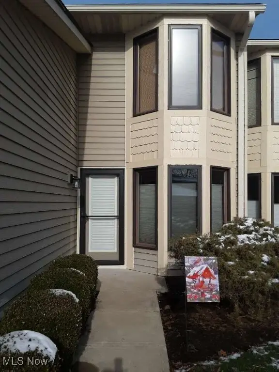 15504 Roxboro Drive, Middleburg Heights, OH 44130 - Image #1