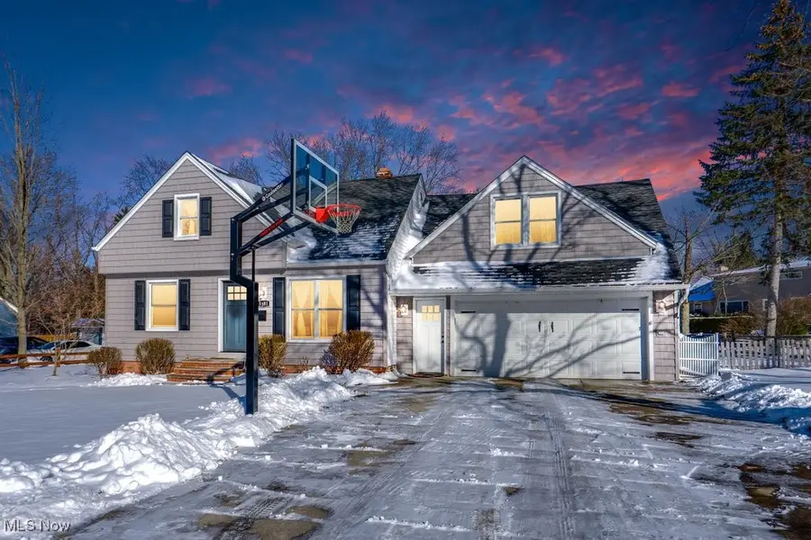 5381 Robinhood Drive, Willoughby, OH 44094 - Image #2