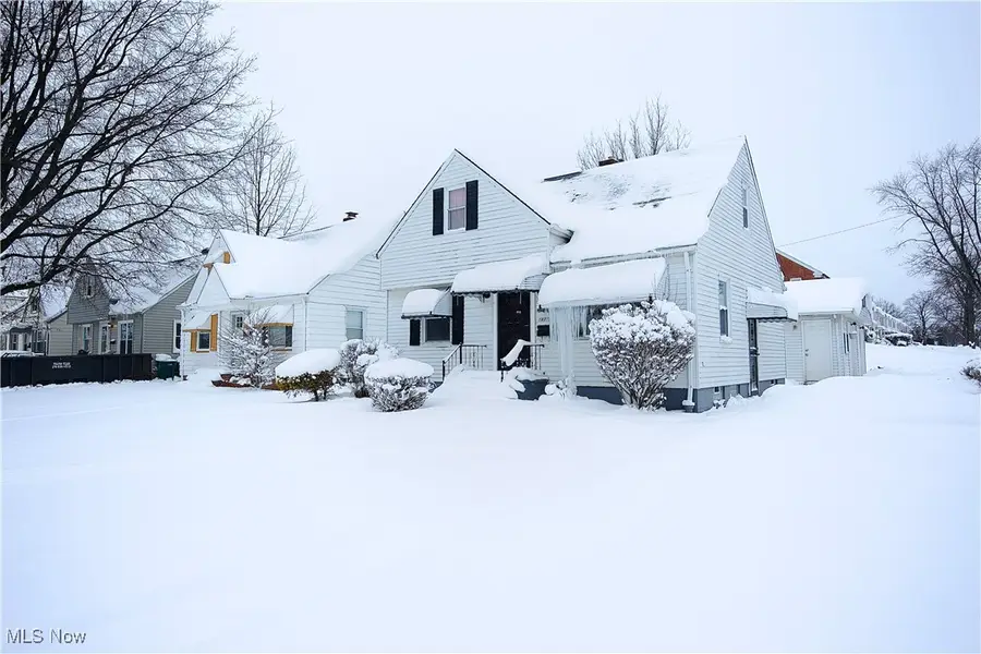 18717 Waterbury Avenue, Maple Heights, OH 44137 - Image #3