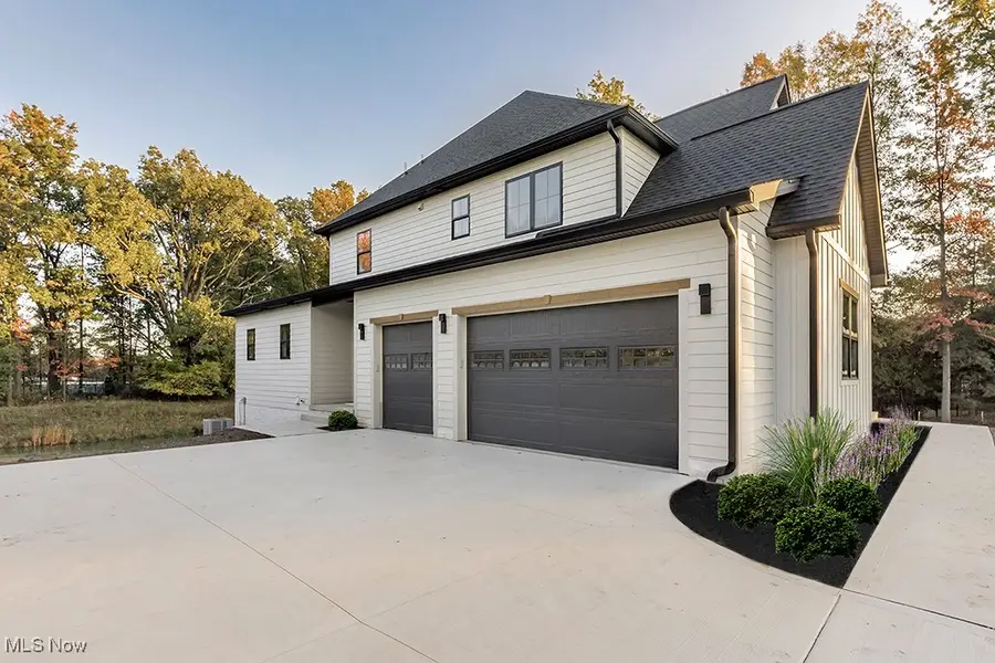 29549 N Hilltop Road, Orange, OH 44022 - Image #2