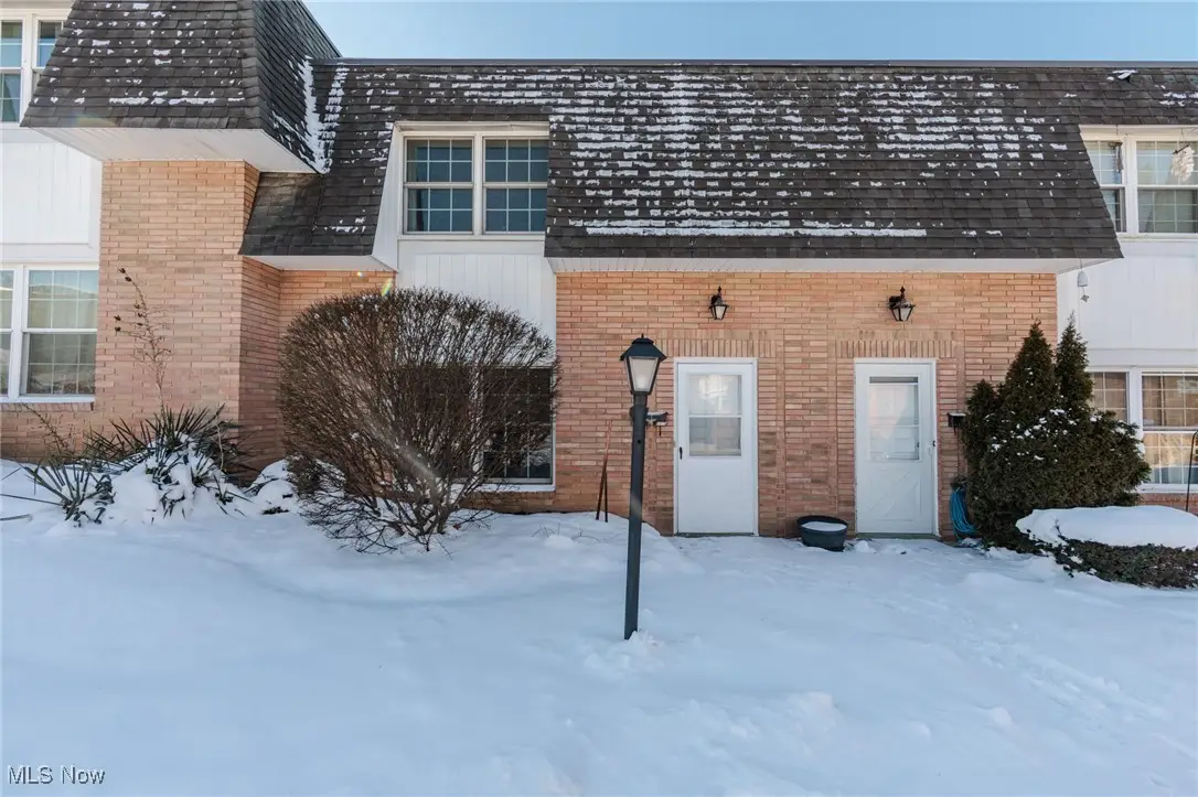 6919 N Parkway Drive, Middleburg Heights, OH 44130 - Image #1