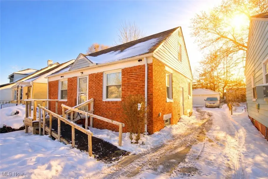 4401 Ingleside Road, Warrensville Heights, OH 44128 - #2