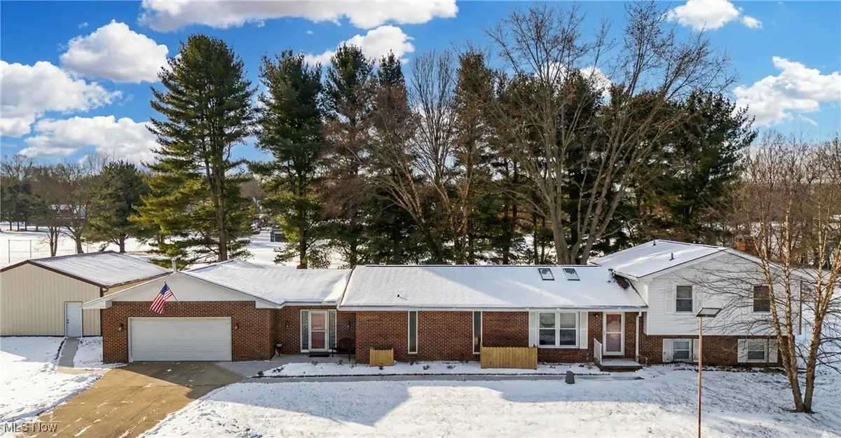 570 E Turkeyfoot Lake Road, Akron, OH 44319 - Image #1