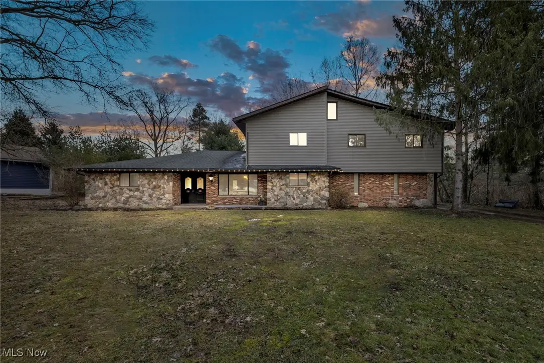 17937 Kingswood Drive, Chagrin Falls, OH 44023 - Image #1