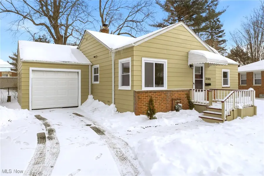 32801 Baldwin Road, Solon, OH 44139 - Image #2
