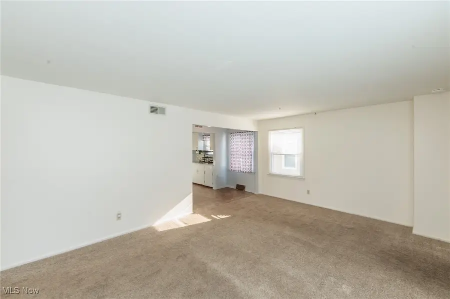 1671 Crestwood Road, Mayfield Heights, OH 44124 - Image #3