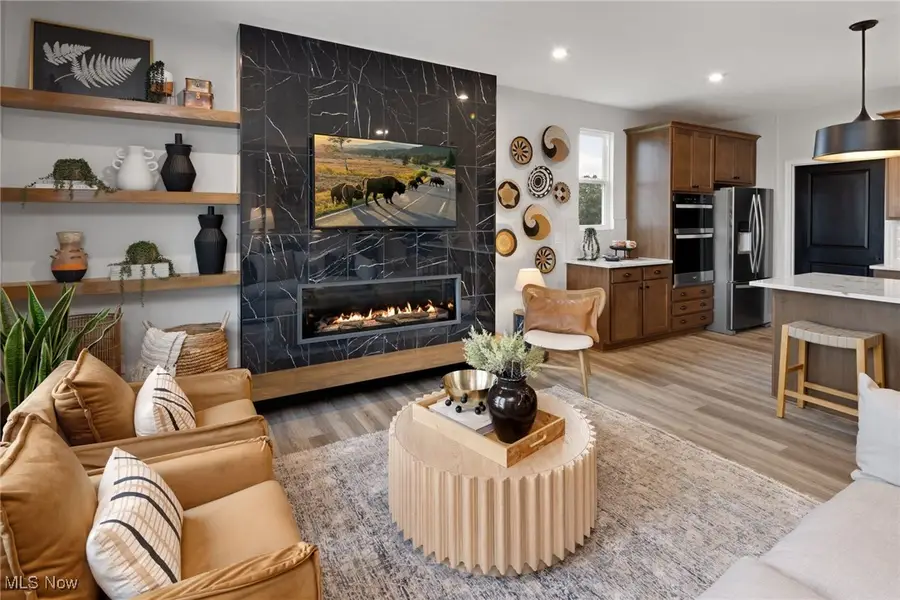 827 Colesbourne Circle, Uniontown, OH 44685 - Image #3