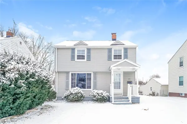 897 Davies Avenue, Akron, OH 44306