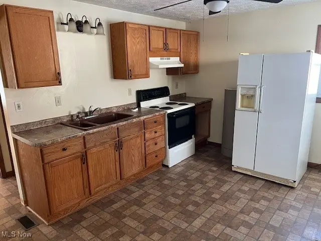 416 W Main Street, Spencer, OH 44275 - #3