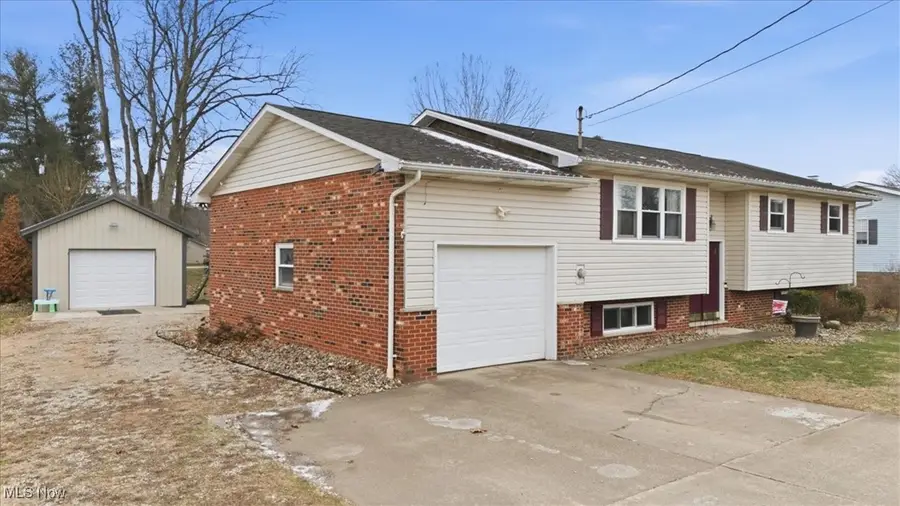 9 Oakbrook Lane, Mineral Wells, WV 26150 - Image #2