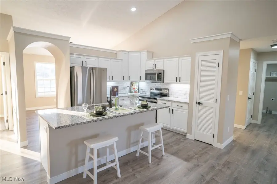 4662 Helmsworth Ne Drive, Canton, OH 44714 - Image #3