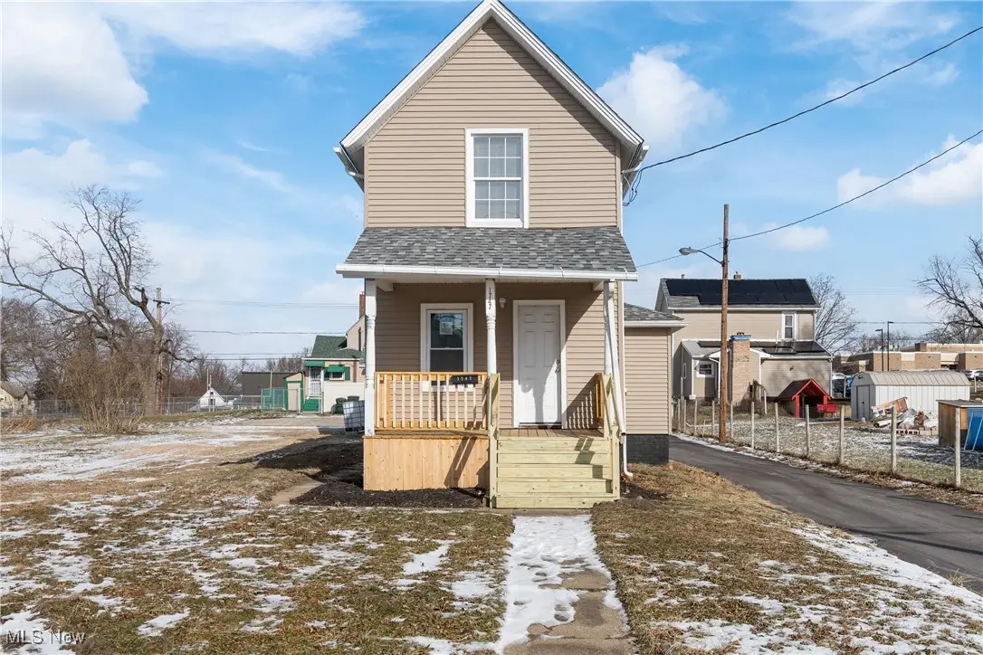 1747 5th Se Street, Canton, OH 44707 - #1