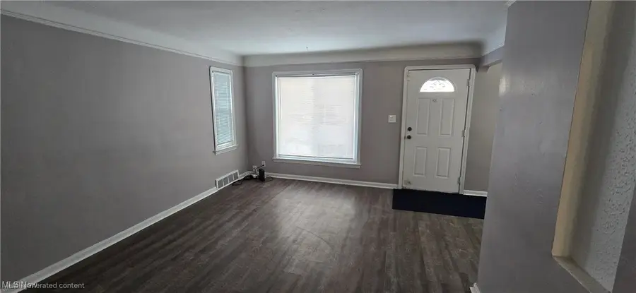 5619 Snow Road, Cleveland, OH 44129 - Image #2