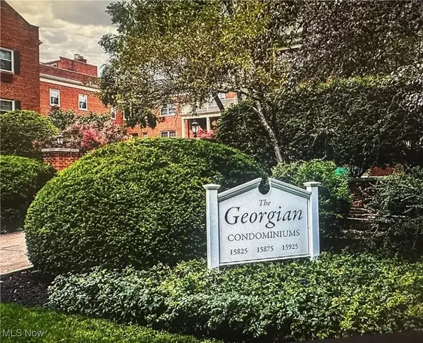 15825 Van Aken Boulevard #101W, Shaker Heights, OH 44120