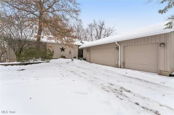 604 W Acadia Point, Aurora, OH 44202