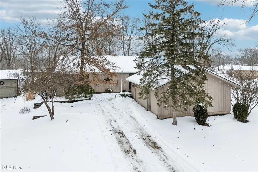604 W Acadia Point, Aurora, OH 44202 - Image #2