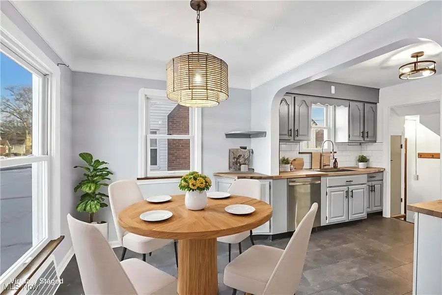 13509 Wainstead Avenue, Cleveland, OH 44111 - #3