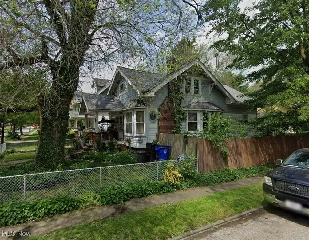2300 Roanoke Avenue, Cleveland, OH 44109 - Image #1