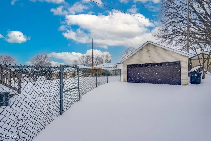 231 E Dresden Avenue, Akron, OH 44301 - Image #3