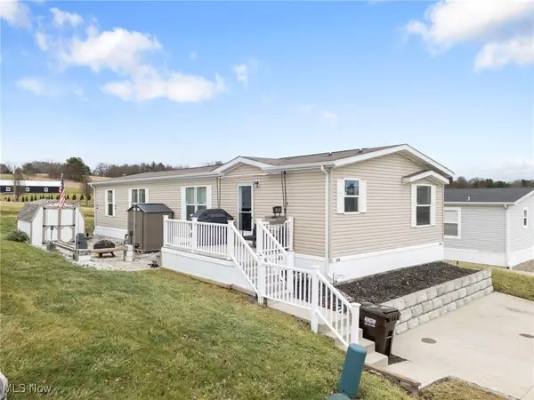 6962 Foxwood Sw Drive, Navarre, OH 44662