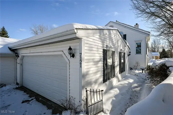 7121 W Cross Creek Trail, Brecksville, OH 44141