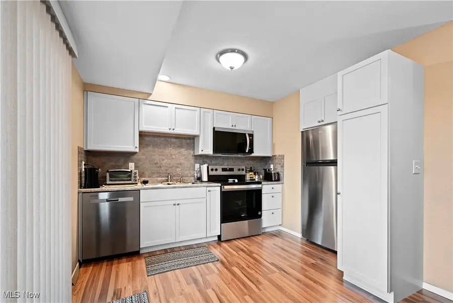 700 Lakeview Drive, Cortland, OH 44410 - #2