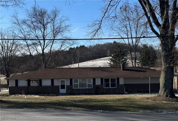 4022 State Route 516 Nw, Dover, OH 44622