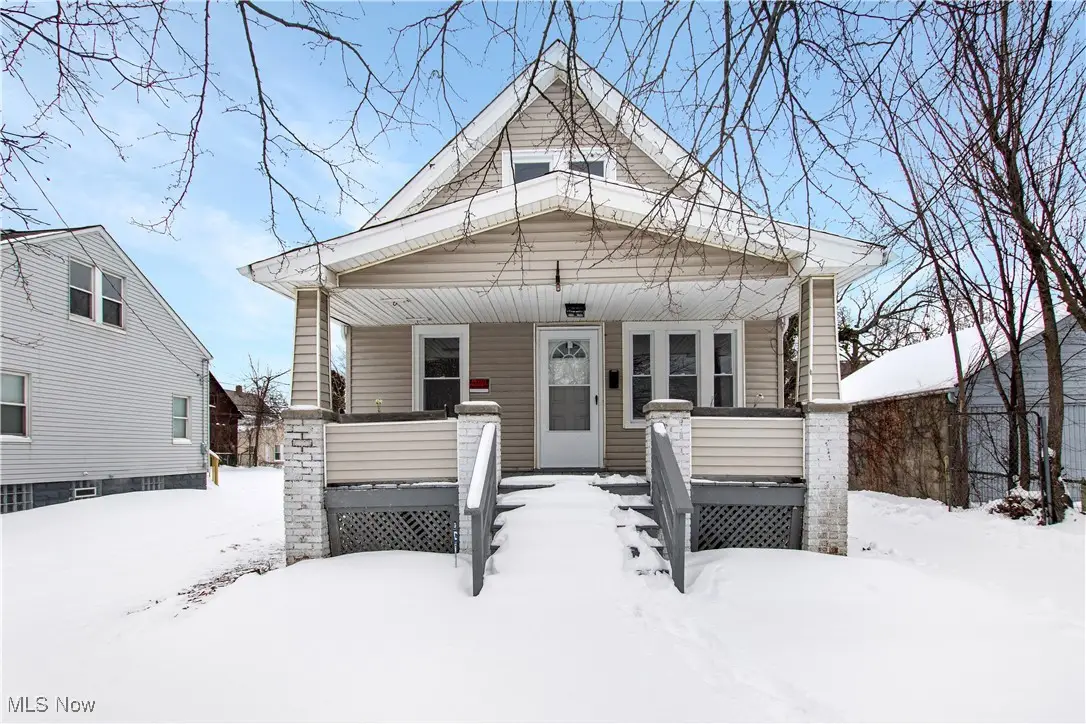 19901 Pawnee Avenue, Cleveland, OH 44119 - Image #1