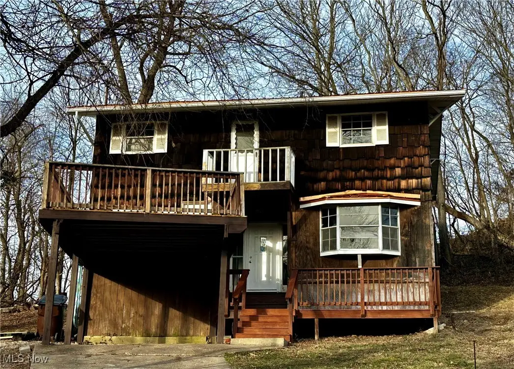 2526 Valley View Drive, Belpre, OH 45714 - Image #1