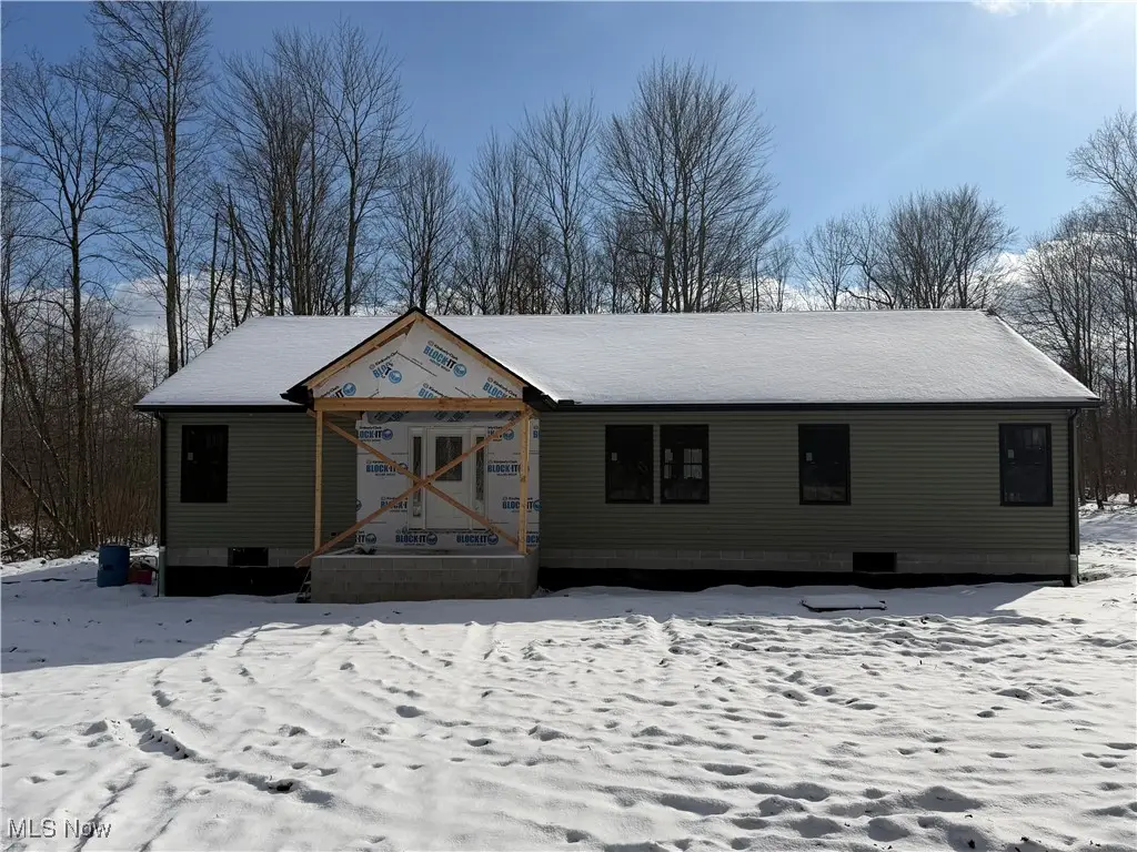 2064 Burning Tree Lane, Youngstown, OH 44505 - Image #1