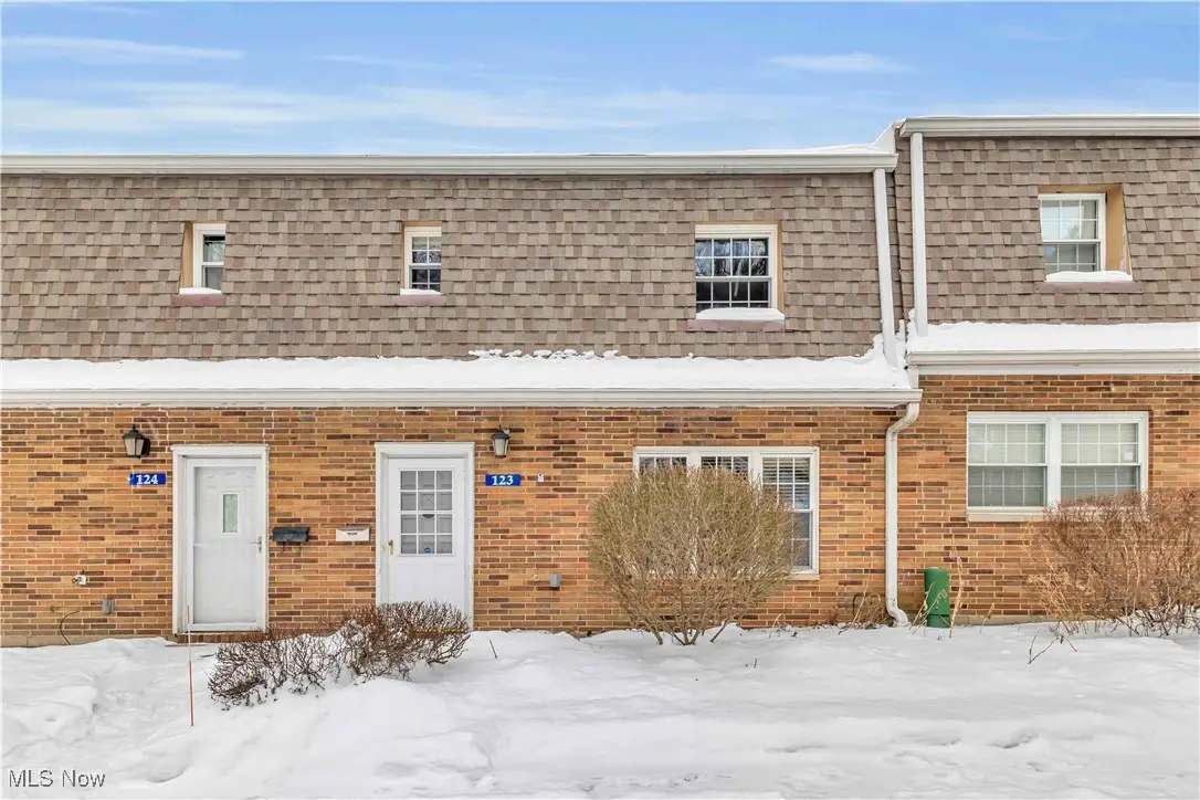 123 Shakespeare Lane, Avon, OH 44011 - #1