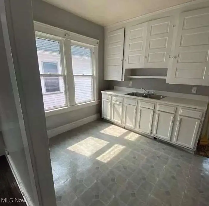 474 E 128 Street, Cleveland, OH 44108 - #3