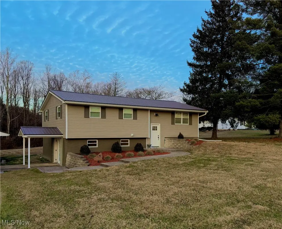 2053 Mcgill Road, Belpre, OH 45714 - Image #1