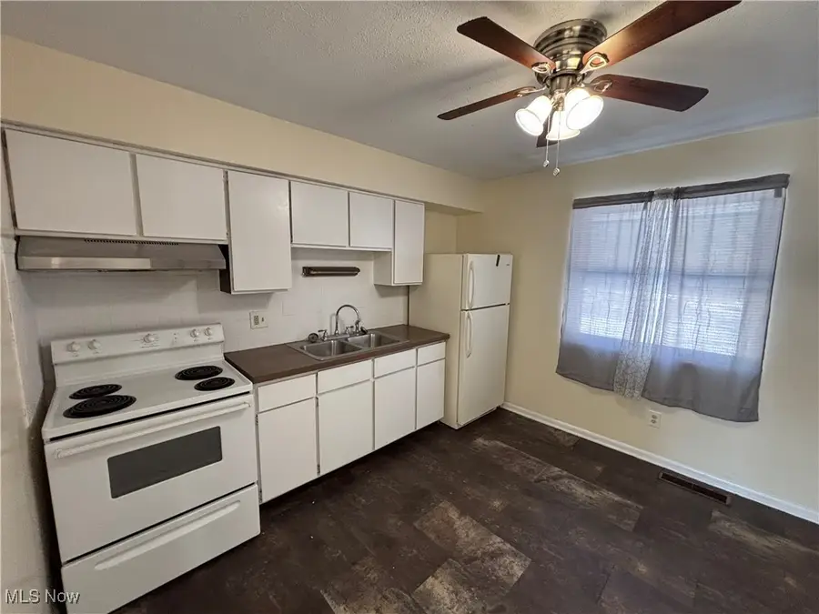 2441 45th Nw Street, Canton, OH 44709 - #2