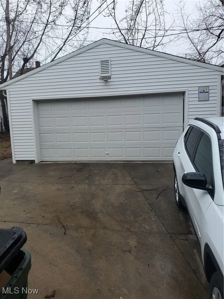 13710 Thornhurst Avenue, Garfield Heights, OH 44105 - Image #2